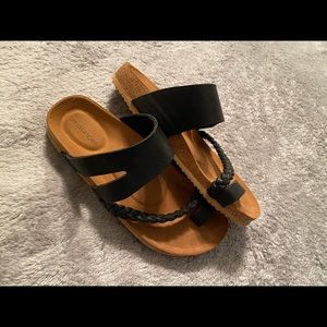 Maurice’s sandals